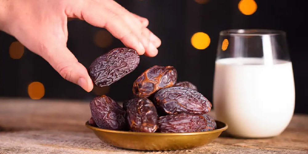 رژیم خرما و شیر / کاهش وزن با مصرف خرما - دانستنی های ورزشی رژیم خرما و شیر / کاهش وزن با مصرف خرما