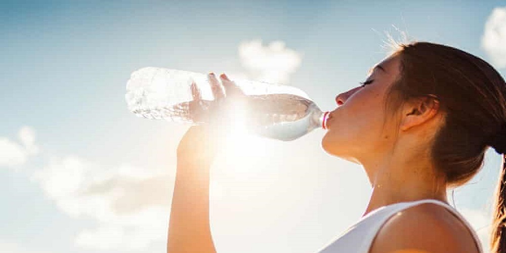 خطر ایستاده آب نوشیدن را جدی بگیرید