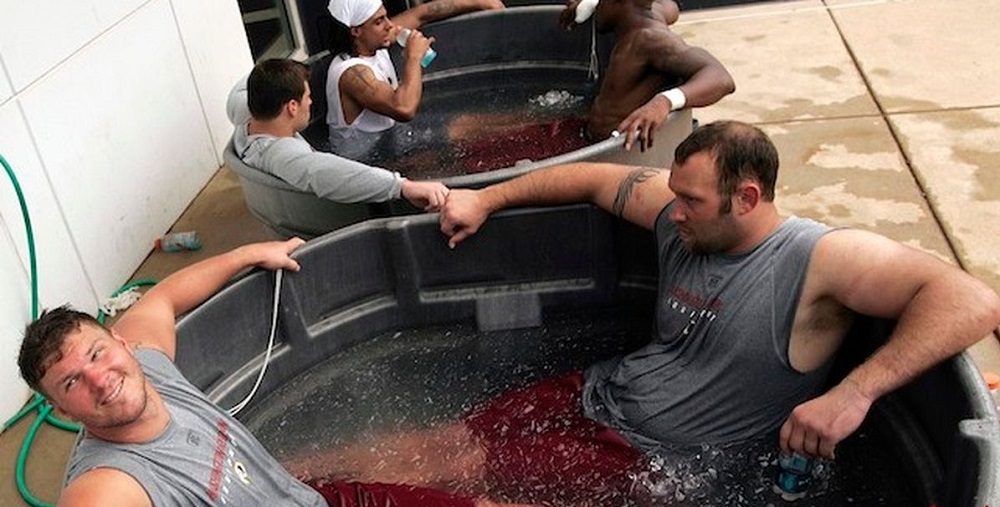 ریکاوری با آب سرد؛ فواید حمام یخ بعد از ورزش - دانستنی های ورزشی ریکاوری با آب سرد؛ فواید حمام یخ بعد از ورزش