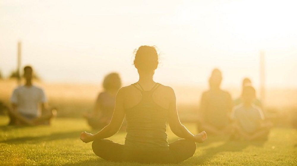 چگونه یوگا می‌تواند به سلامت قلب کمک کند؟