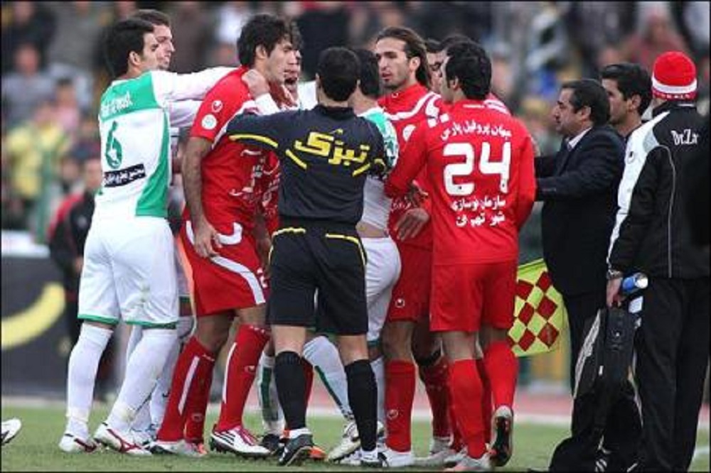 پرخاشگری در ورزش و راه های کاهش آن - دانستنی های ورزشی پرخاشگری در ورزش و راه های کاهش آن