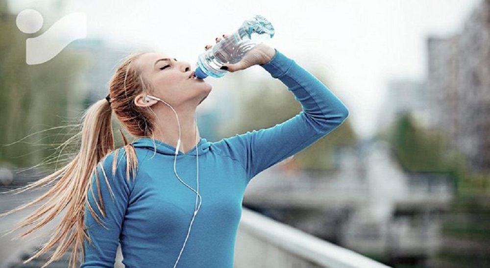 میزان مصرف آب در ورزش؛ هنگام ورزش چقدر آب بخوریم؟