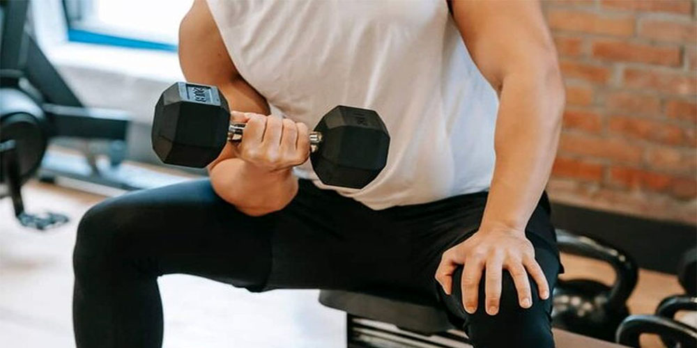 برای چربی سوزی وزنه سنگین بزنیم یا سبک؟ - دانستنی های ورزشی برای چربی سوزی وزنه سنگین بزنیم یا سبک؟