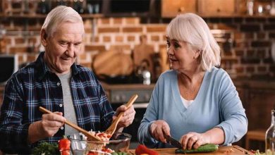 نیازهای تغذیه‌ای با افزایش سن چه تغییری می‌کنند؟