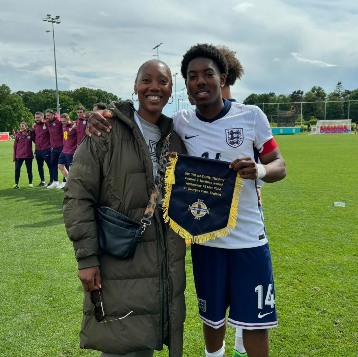 عکس مادر مایلز لویس اسکلی - دانستنی ها عکس مادر مایلز لویس اسکلی