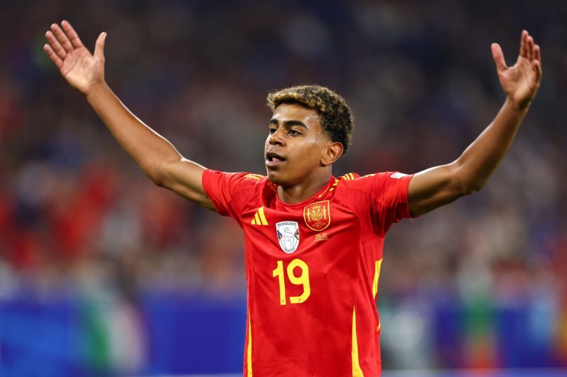 عکس های لامین یامال - دانستنی ها عکس های لامین یامال