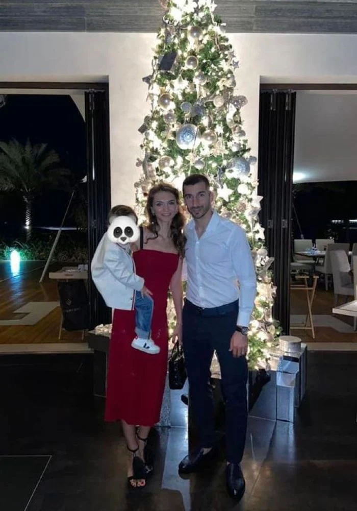 عکس هنریک مخیتاریان و همسرش