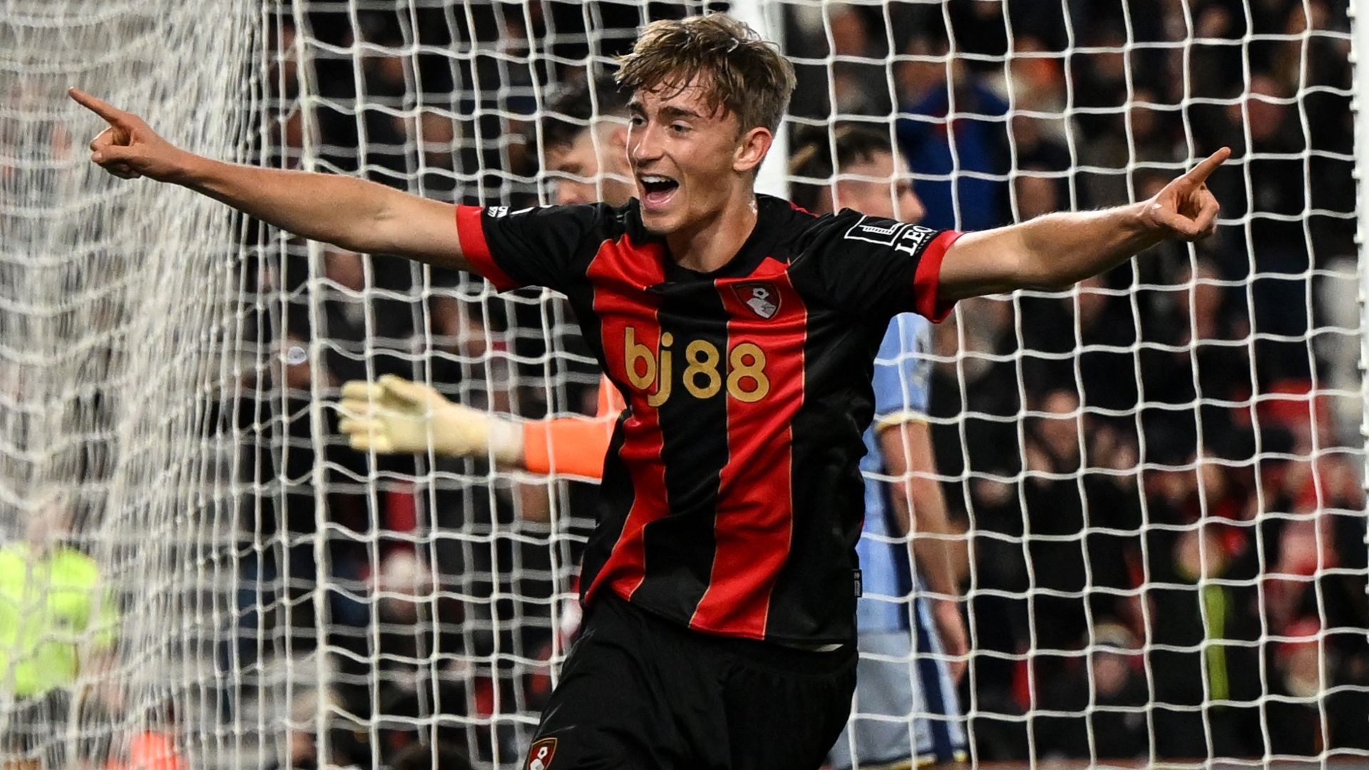 والپیپر دین هویسن فوتبالی ۲۰۲۵