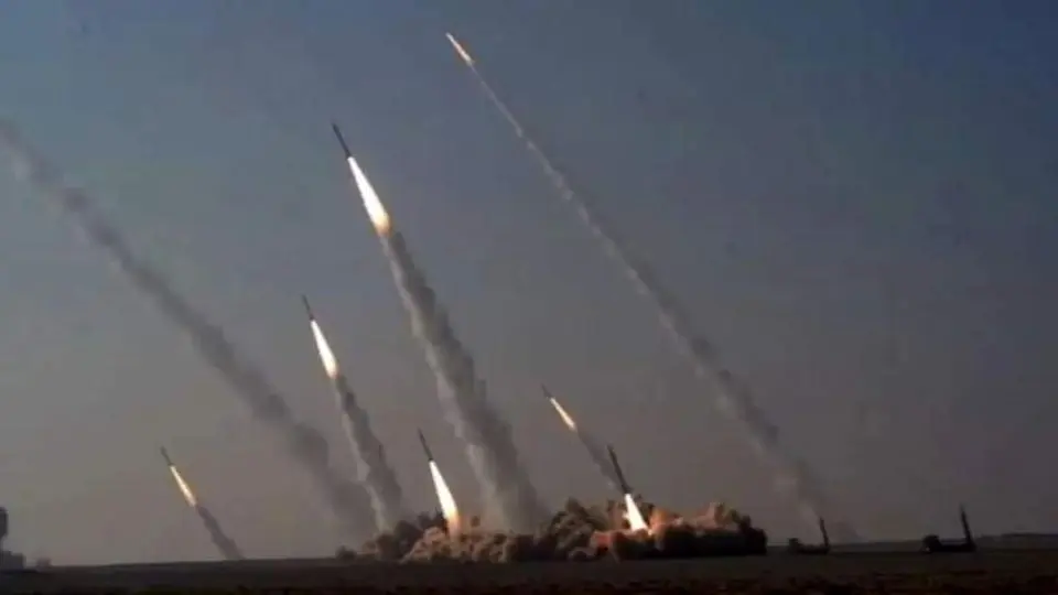 شلیک موشک‌های ایران به اسرائیل در ساعات آغاز آتش‌بس