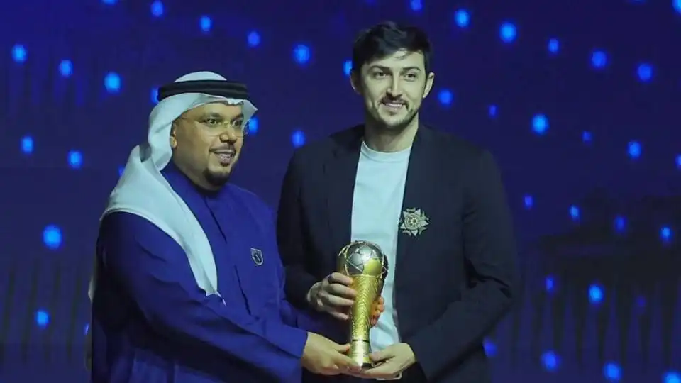 آزمون برنده توپ طلای امارات