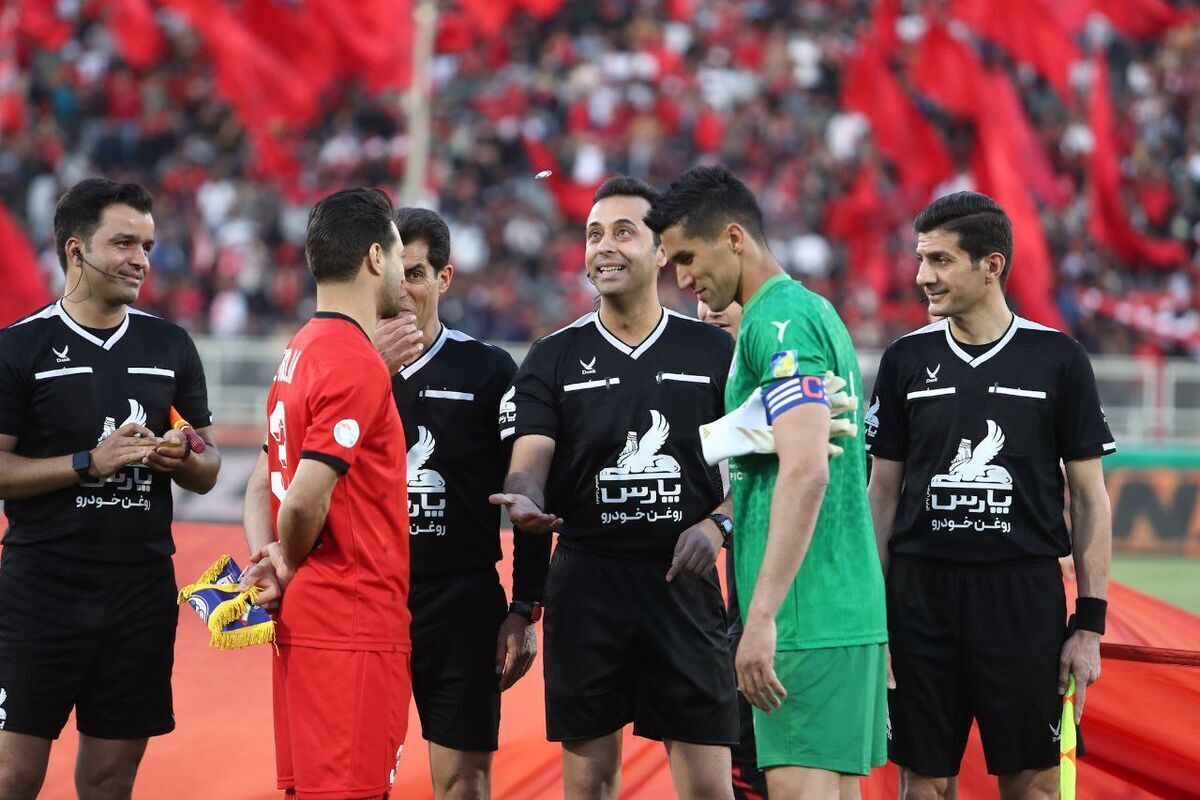 بازی سوپرجام بین تراکتور و استقلال