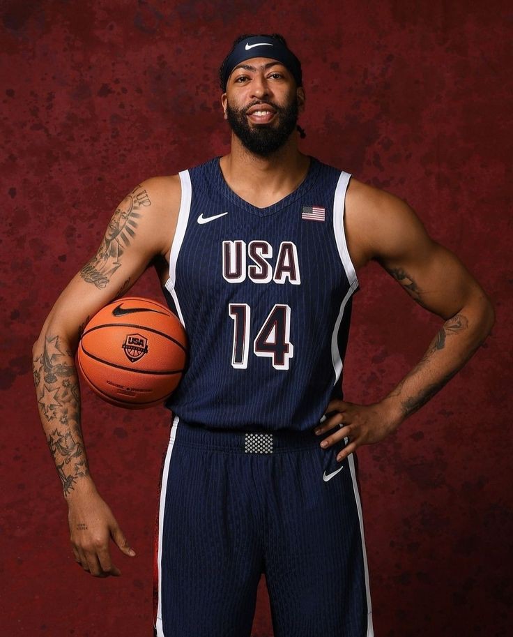 قد بسکتبالیست انتونی دویس