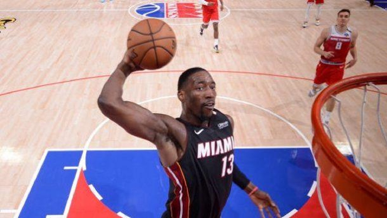 قد بسکتبالیست بم آدبایو