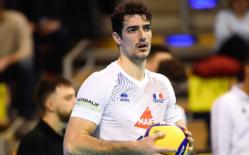 یاسین لوئاتی بازیکن تیم ملی والیبال فرانسه یاسین لوئاتی بازیکن تیم ملی والیبال فرانسه