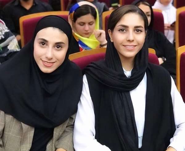 عکس ناهید کیانی و خواهرش