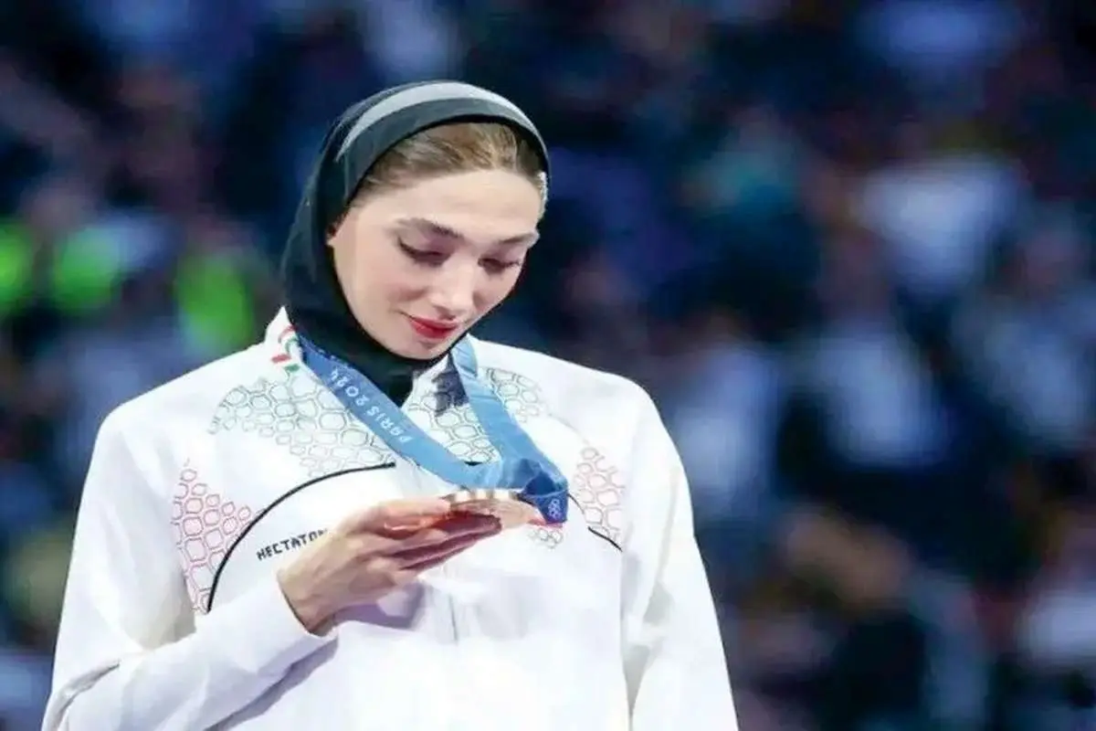 عکس پروفایل مبینا نعمت زاده