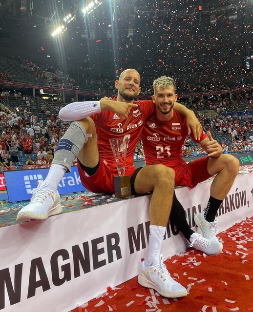 Bartosz Kurek wallpaper