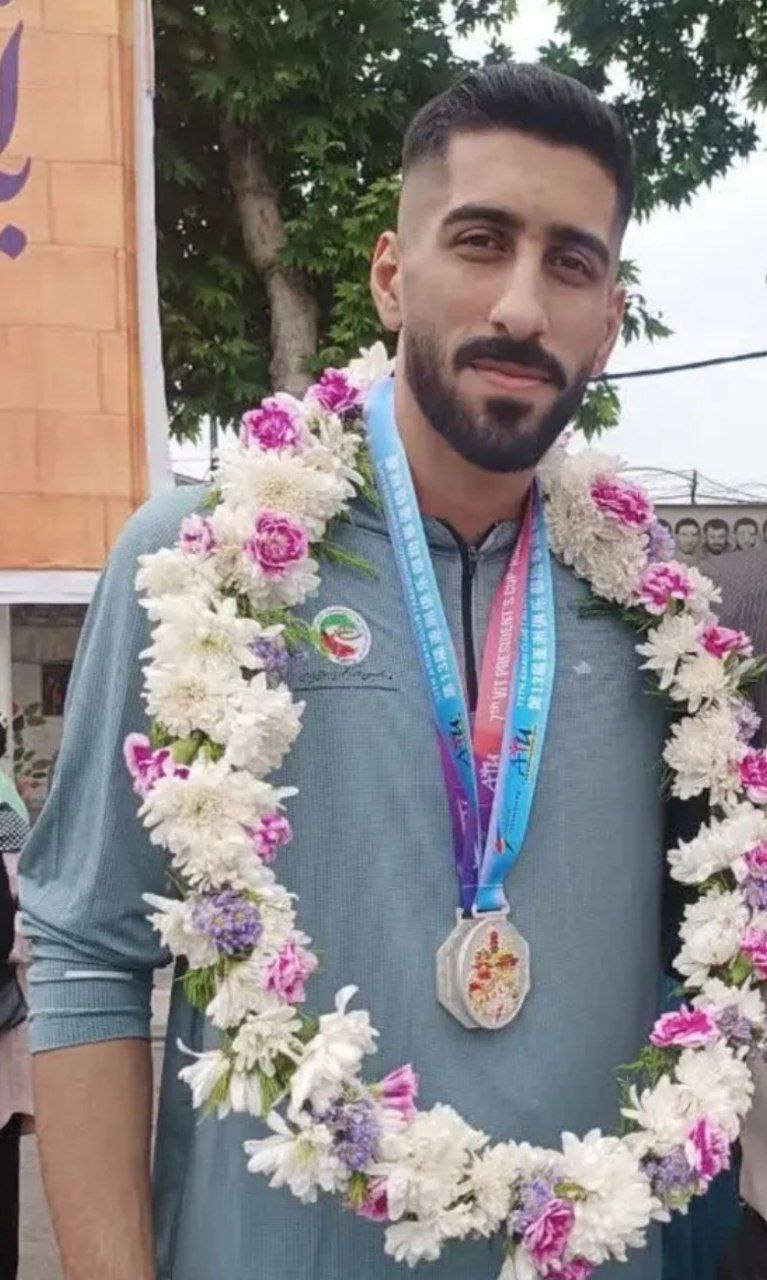 والپیپر امیررضا صادقیان