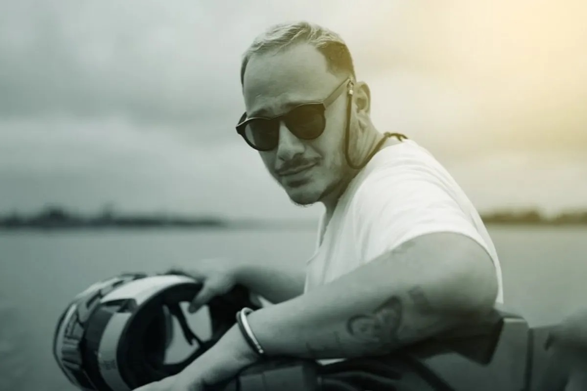 بیوگرافی اشوان موزیک بیوگرافی اشوان موزیک