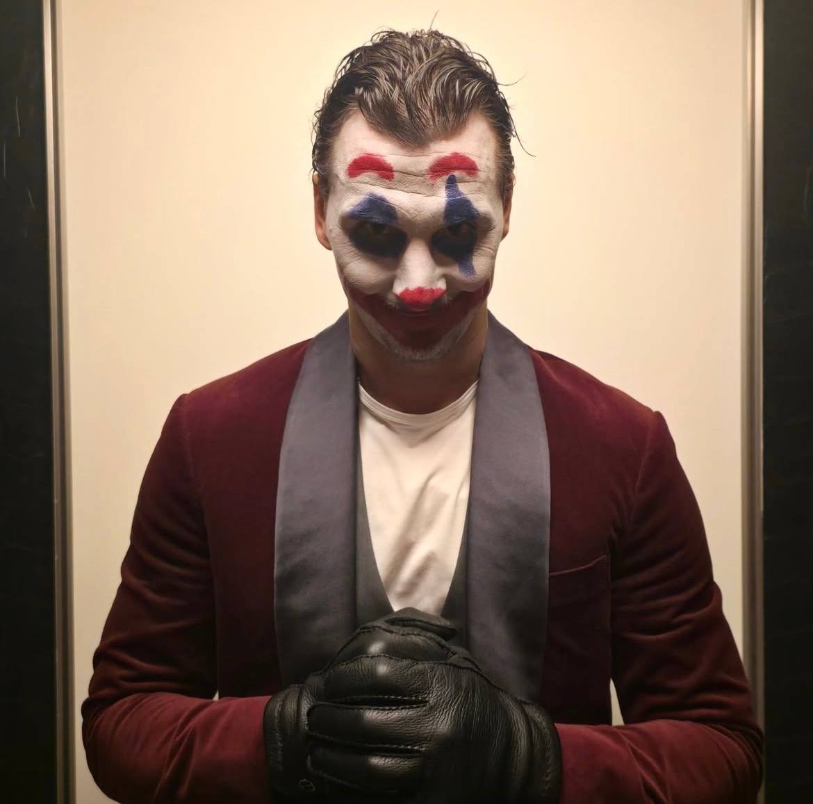 عکس زلاتان در شخصیت جوکر برای هالووین عکس زلاتان در شخصیت جوکر برای هالووین