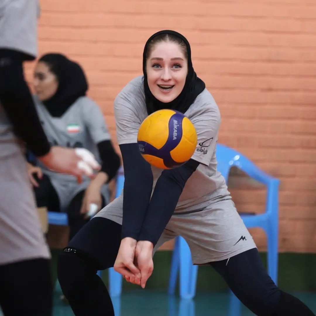 عکس های آیتک سلامت والیبالیست عکس های آیتک سلامت والیبالیست