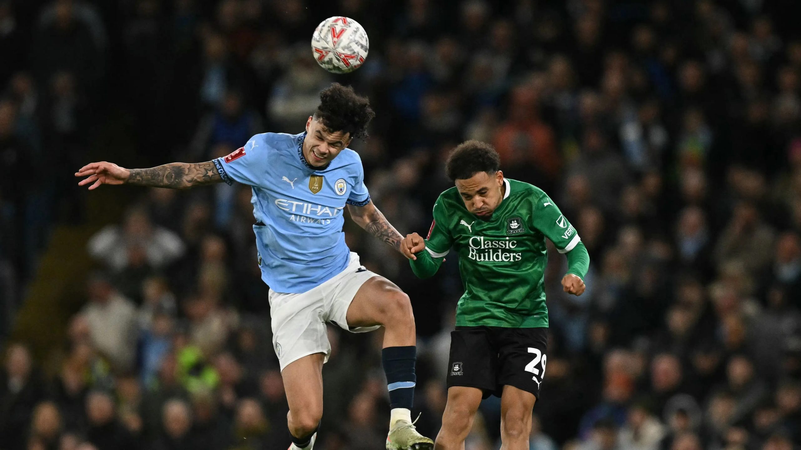 اورایلی بازیکن فوتبال