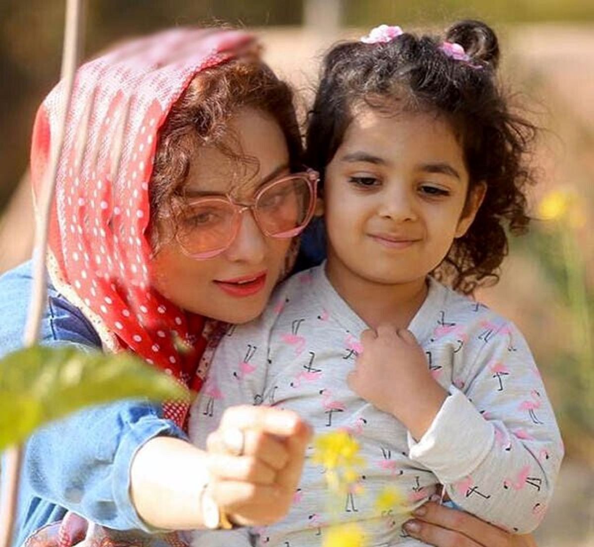 یکتا ناصر فرزند یکتا ناصر فرزند