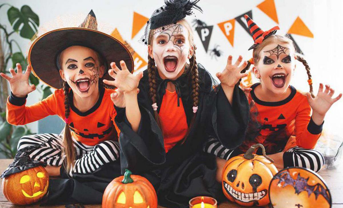 رنگ نارنجی و سیاه در هالووین رنگ نارنجی و سیاه در هالووین