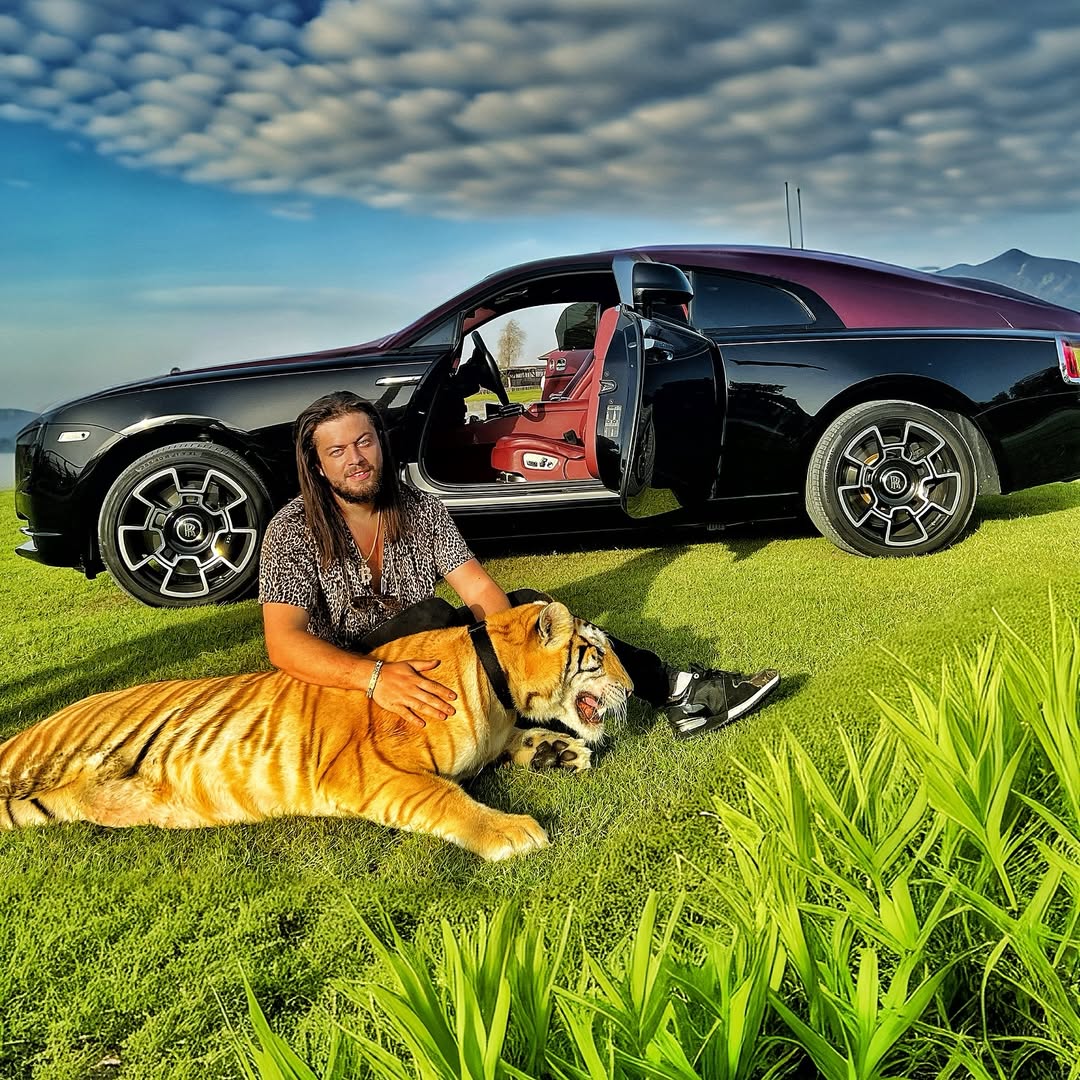 عکس جنجالی عارف شعبده باز عکس جنجالی عارف شعبده باز