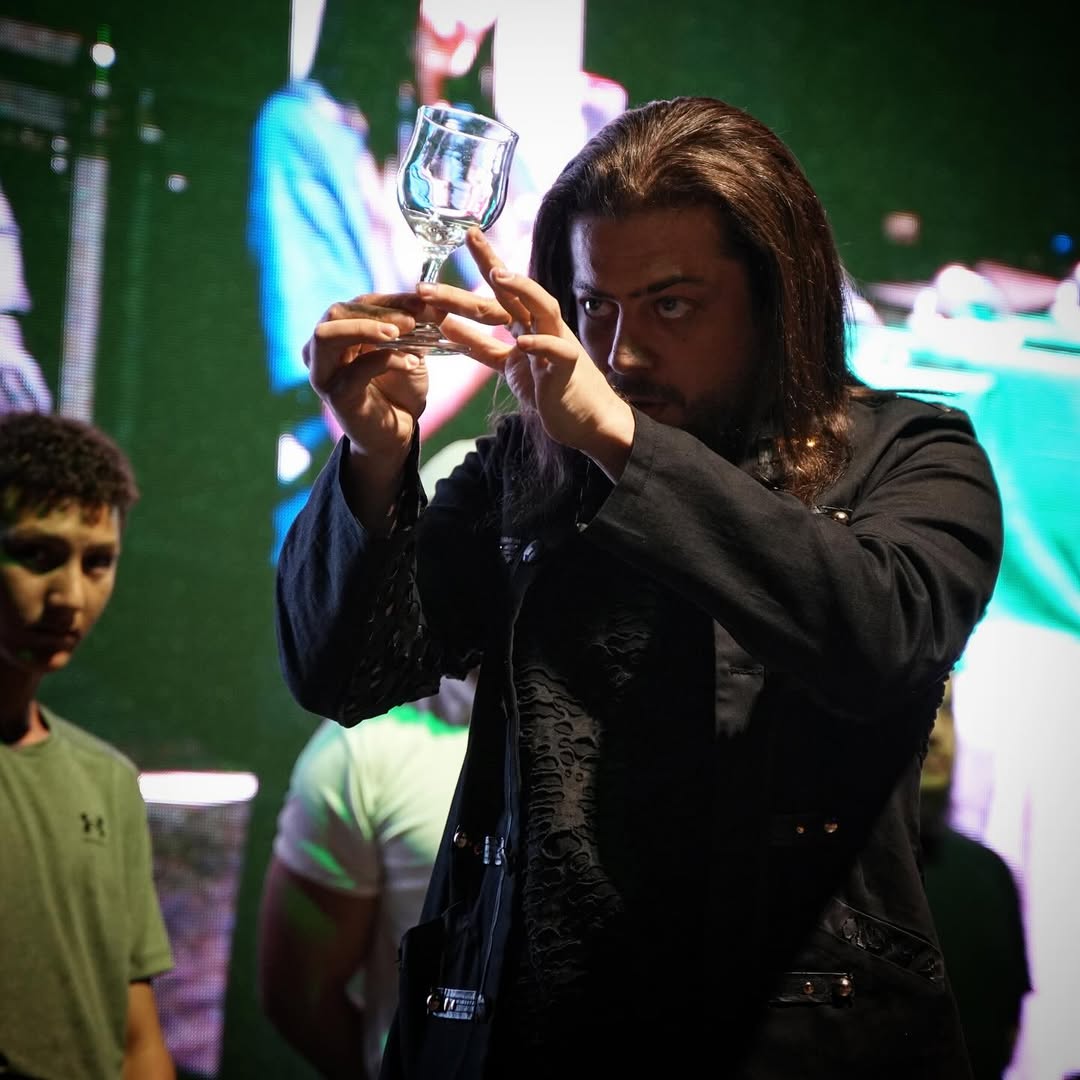 عکس عارف غفوری شعبده باز عکس عارف غفوری شعبده باز