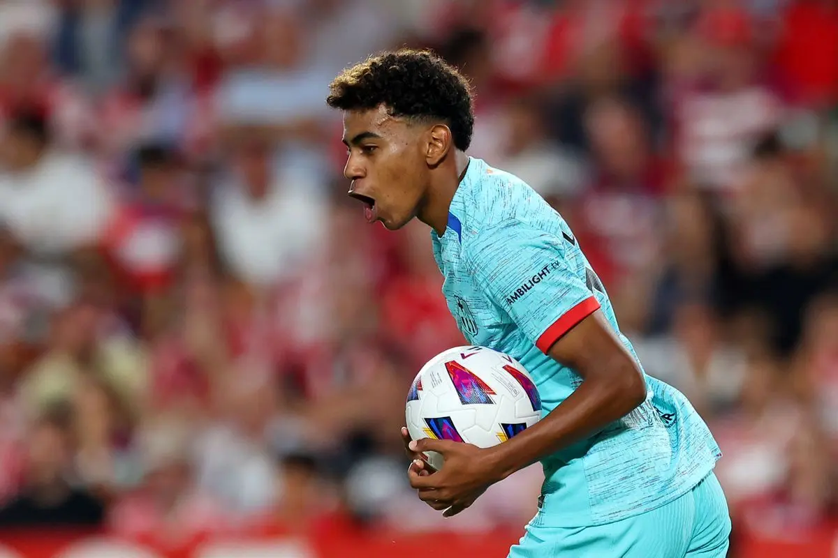 یامال عمل جراحی انجام داد و از میادین دور شد یامال عمل جراحی انجام داد و از میادین دور شد