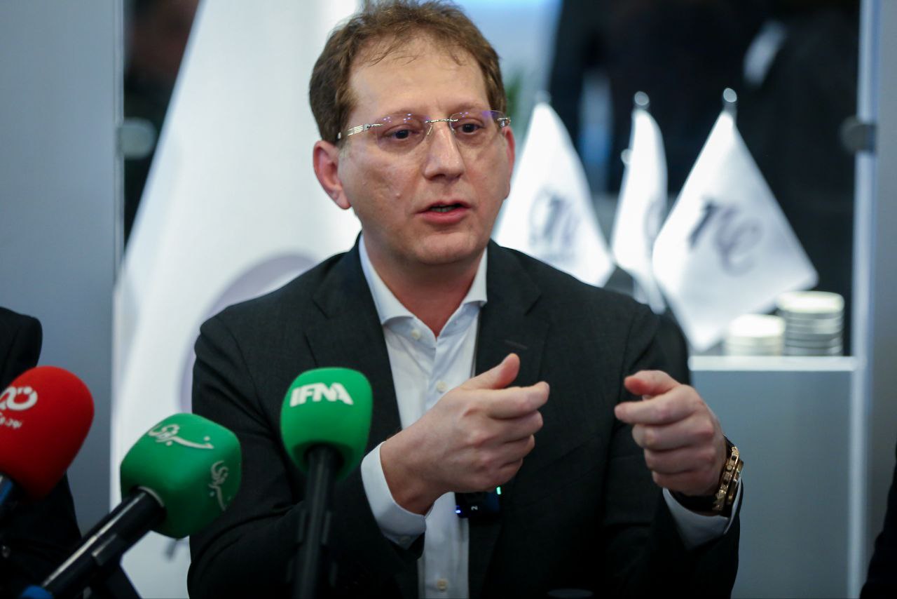 بابک زنجانی برای دلار تارگت ۲۰۰ هزار تومانی داد بابک زنجانی برای دلار تارگت ۲۰۰ هزار تومانی داد