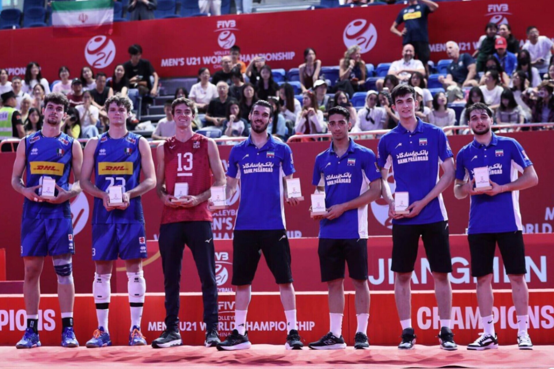 جشن قهرمانی والیبال جوانان در جهان جشن قهرمانی والیبال جوانان در جهان