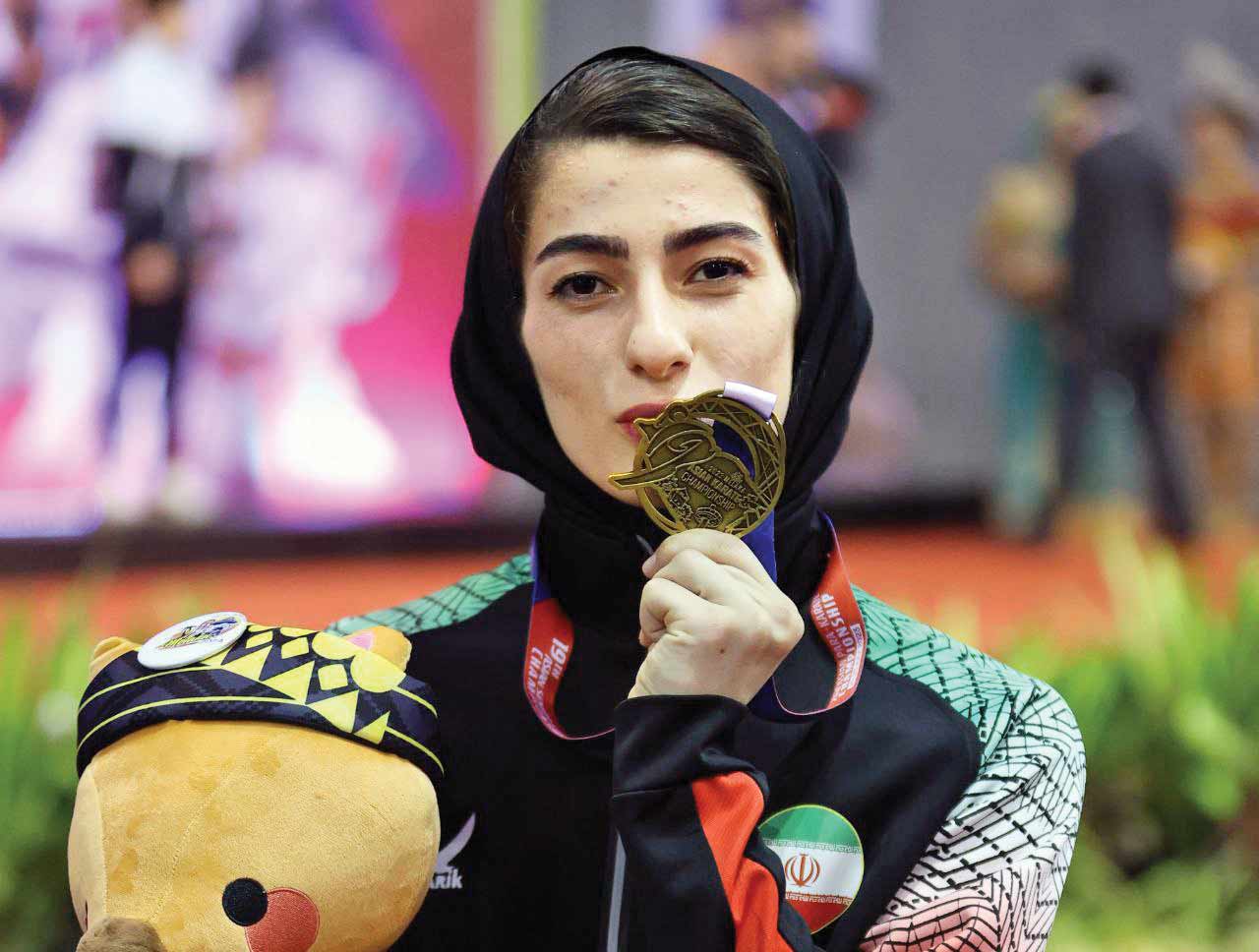 عکس آتوسا گلشادنژاد قهرمانی