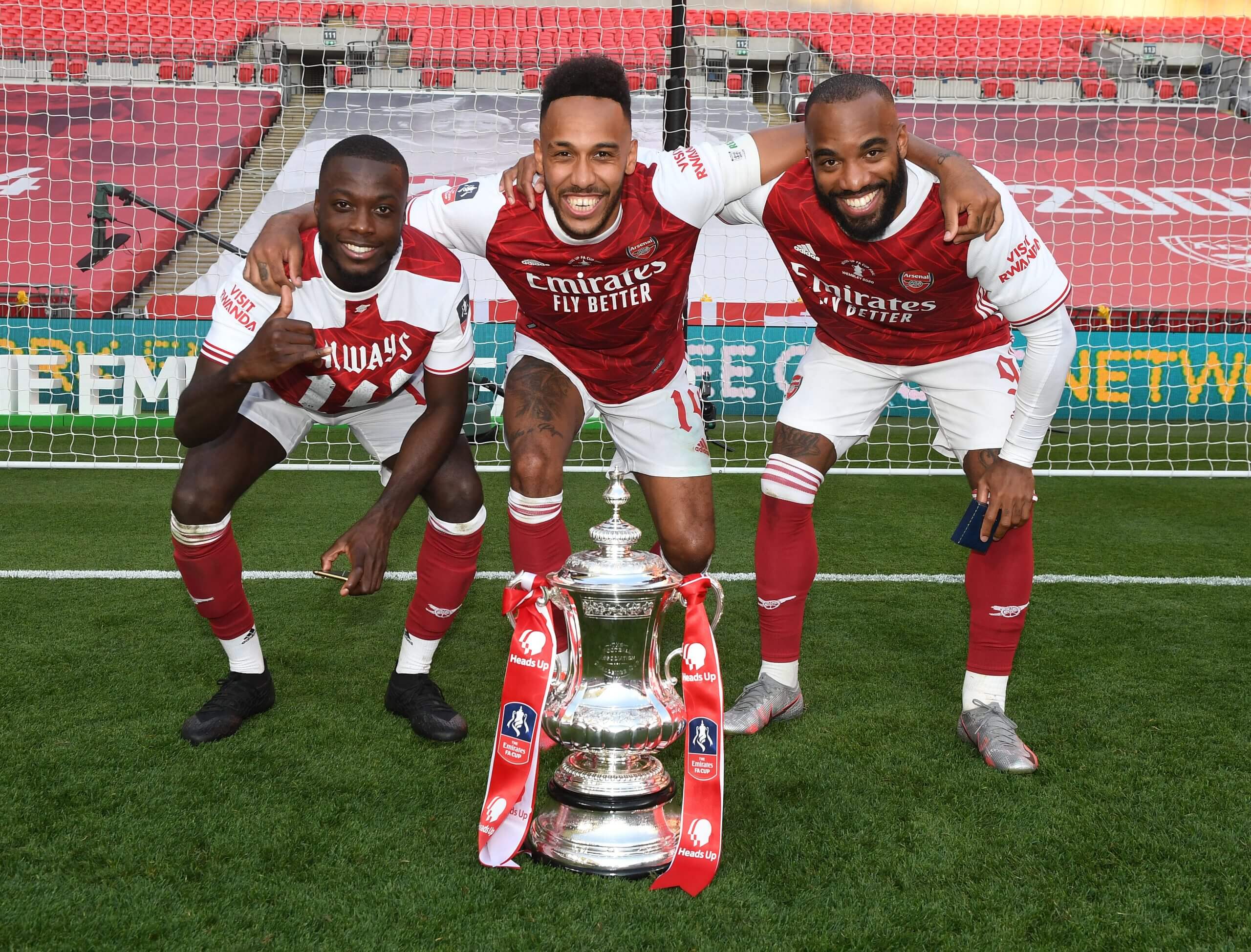 افتخارات و جام های نیکولاس پپه افتخارات و جام های نیکولاس پپه