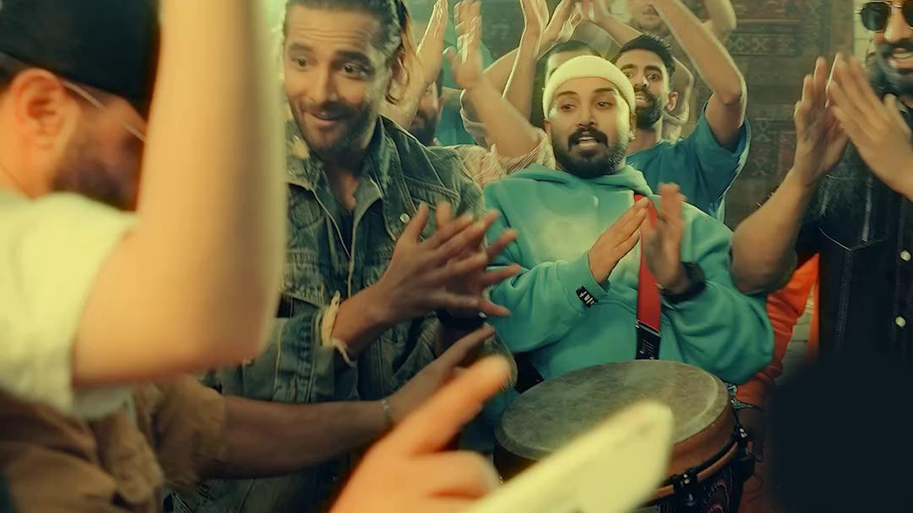 ماکان بند با آهنگ هلی هلی بازگشت ماکان بند با آهنگ هلی هلی بازگشت