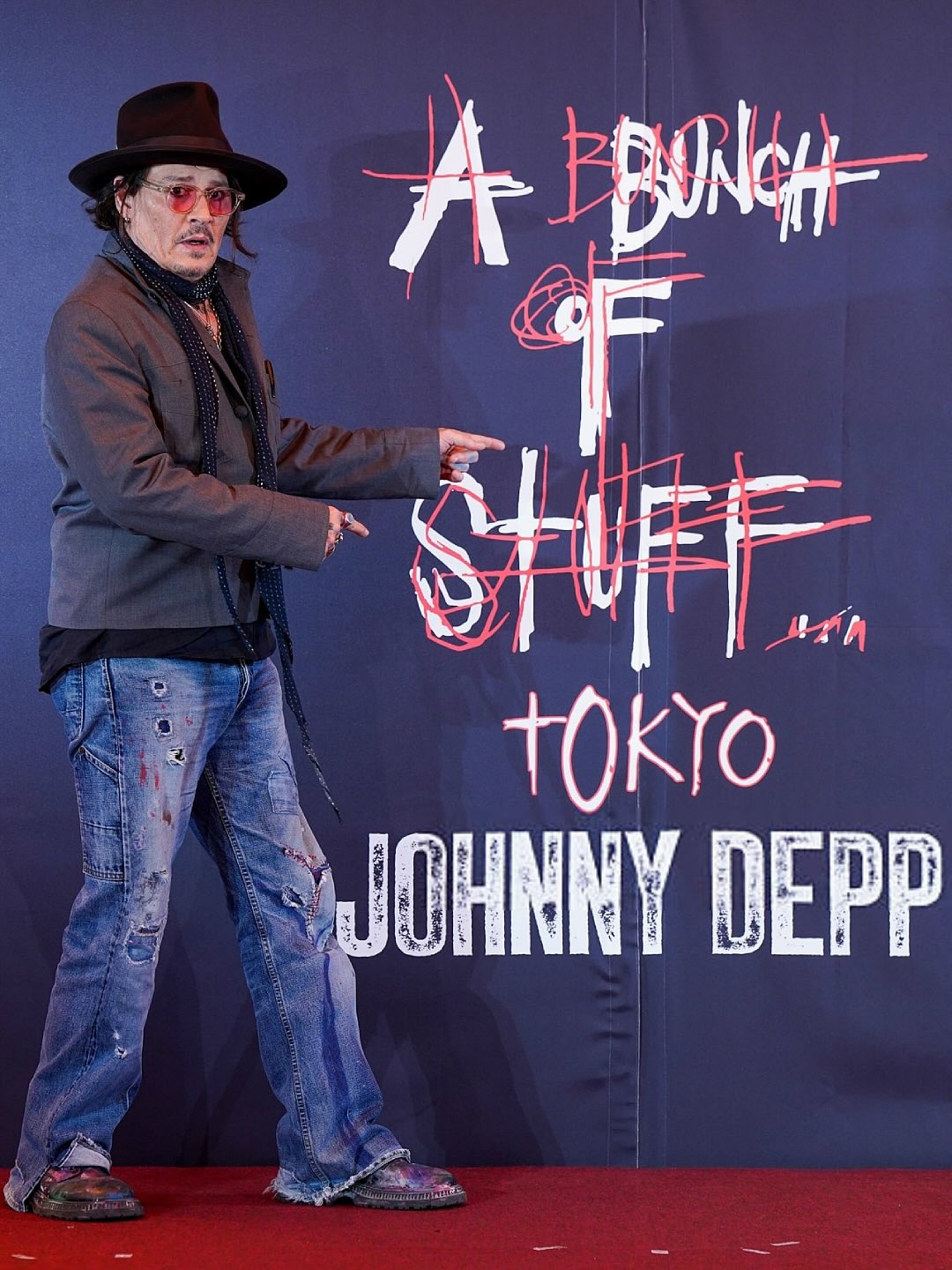 جانی دپ نمایشگاه توکیو را افتتاح کرد