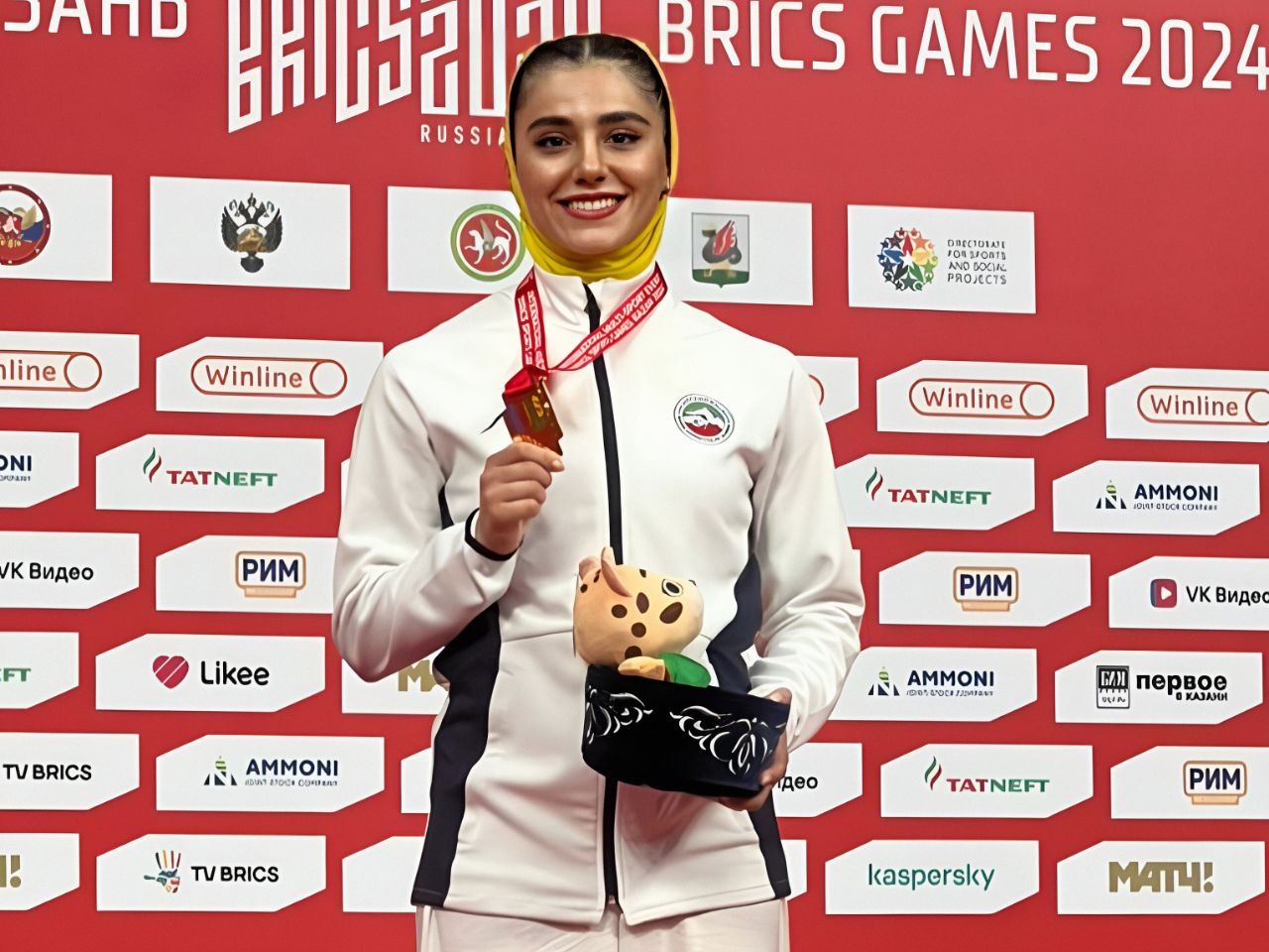 عکس زهرا کیانی ووشو مدال عکس زهرا کیانی ووشو مدال