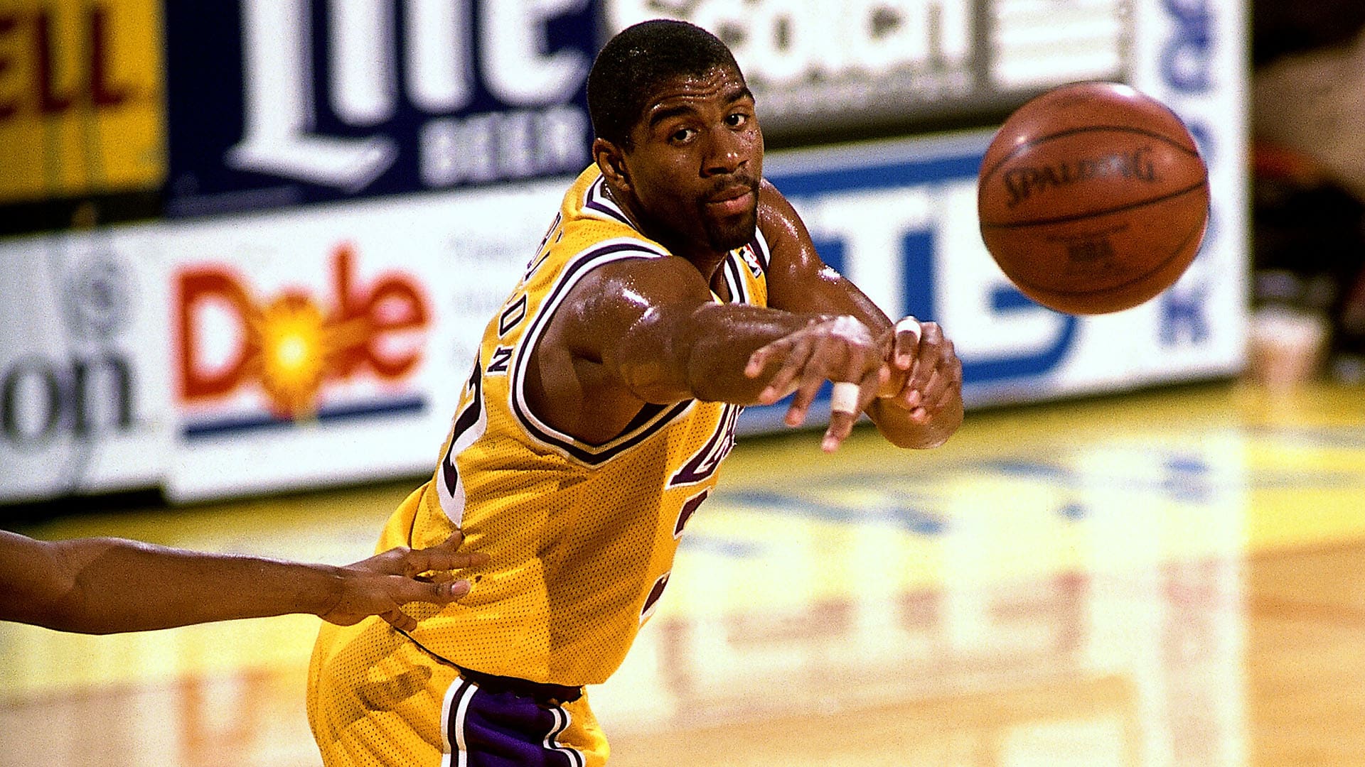 مجیک جانسن نابغه پاس و خلاقیت مجیک جانسن نابغه پاس و خلاقیت