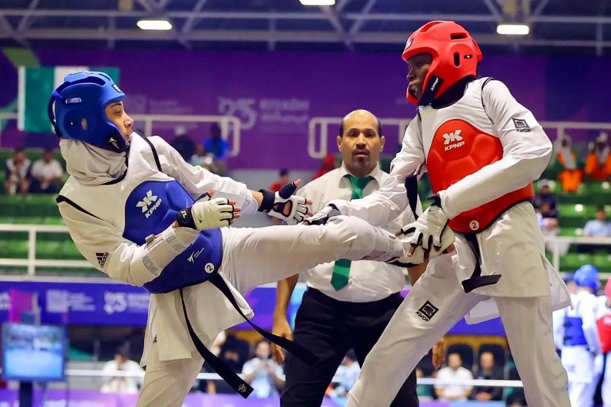 فتح مدال طلا توسط ساینا کریمی فتح مدال طلا توسط ساینا کریمی