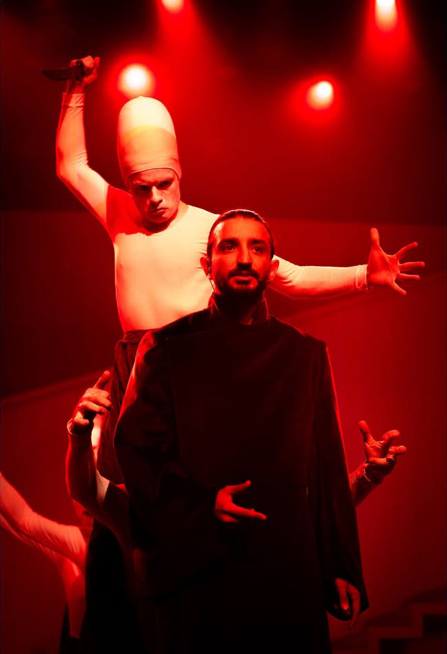 اجرای سینا ساعی تئاتر