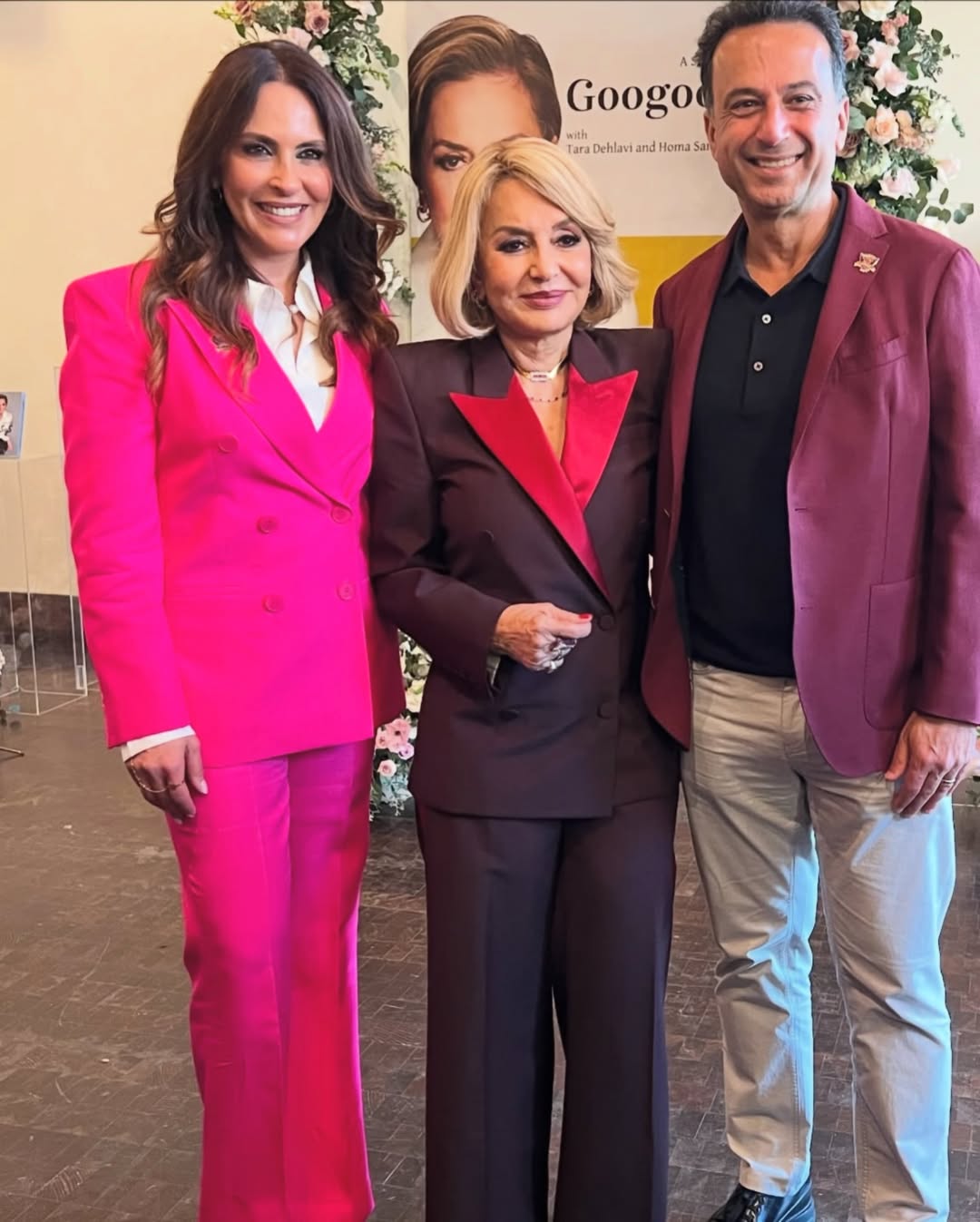 برگزاری مراسم ویژه تقدیر از گوگوش در بورلی هیلز برگزاری مراسم ویژه تقدیر از گوگوش در بورلی هیلز