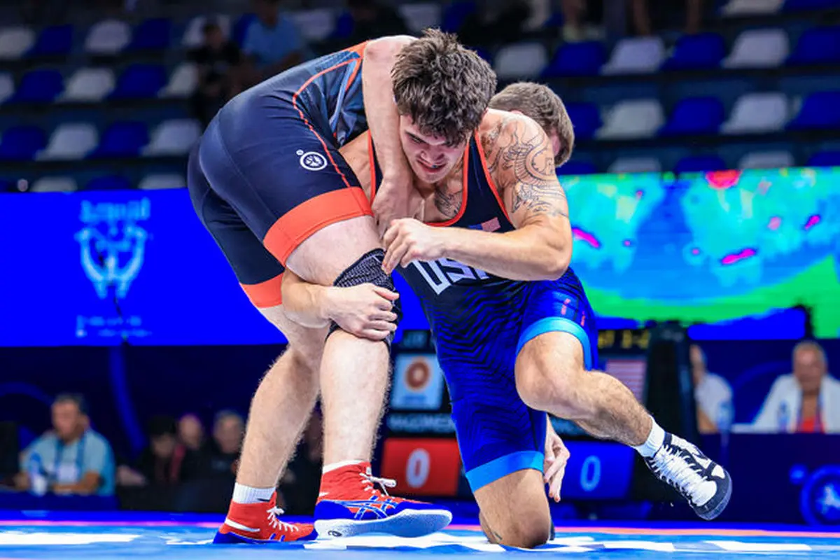 قهرمانی پایه‌ها نایب‌قهرمانی بزرگسالان آمریکا برتر