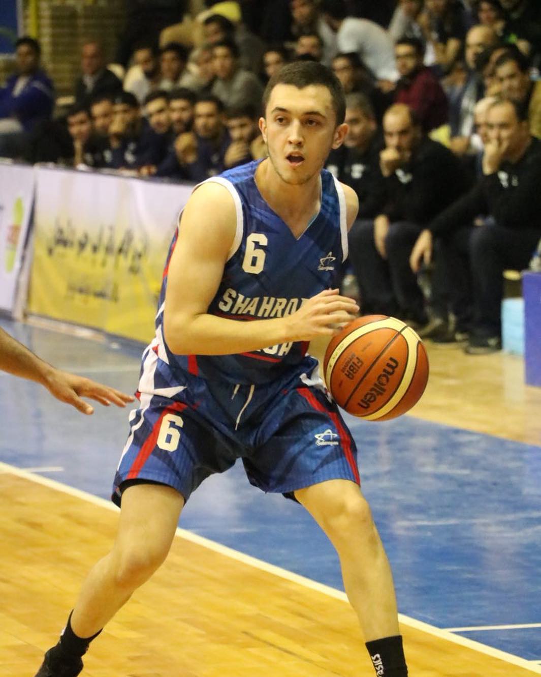 عکس مبین شیخی بسکتبالیست