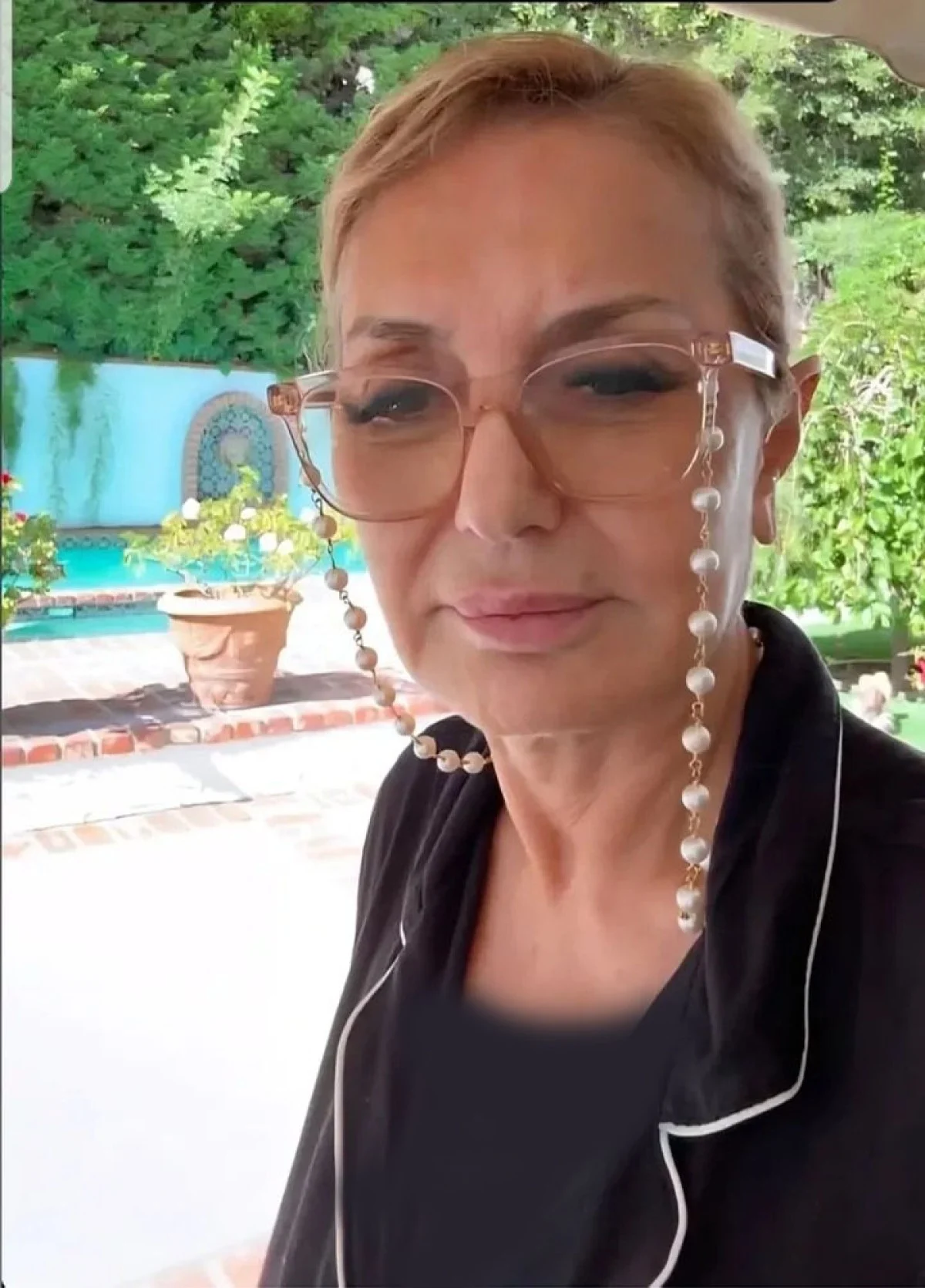 سلفی تازه گوگوش در ۷۵ سالگی