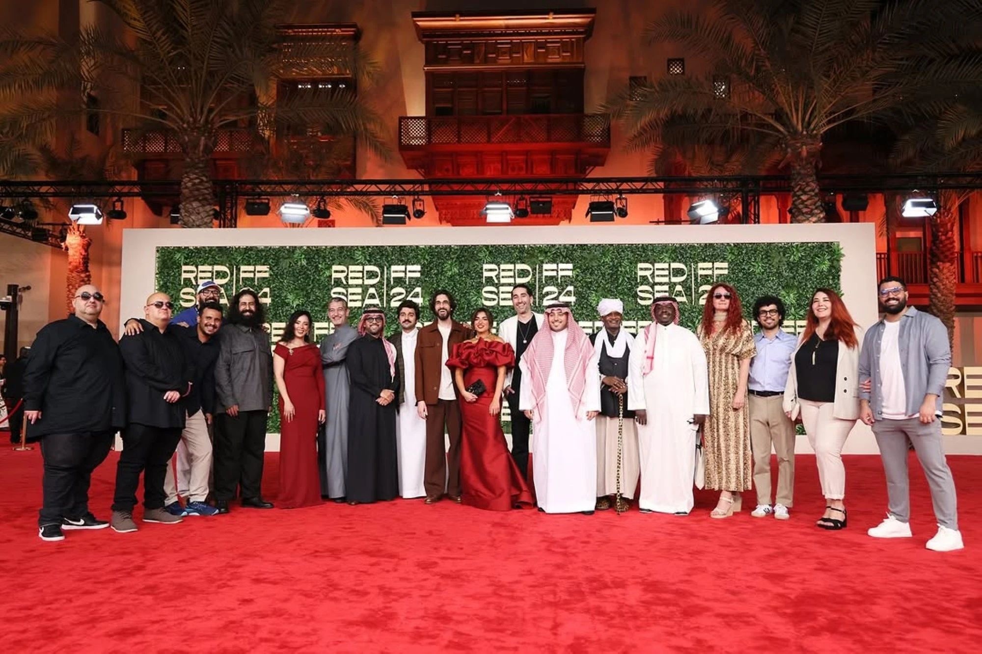 عکس‌هایی از فرش قرمز افتتاحیه