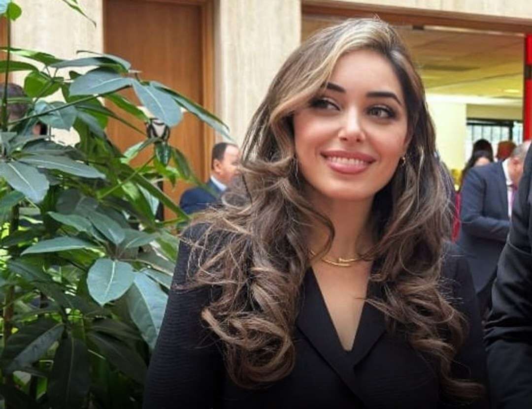 پیج اینستاگرام مورا نامدار پیج اینستاگرام مورا نامدار