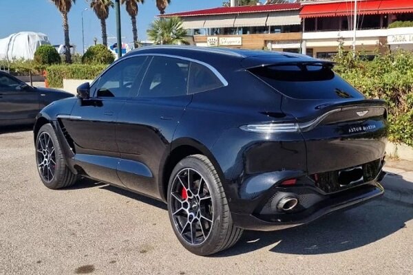 استون مارتین DBX ستاره المپیاکوس استون مارتین DBX ستاره المپیاکوس