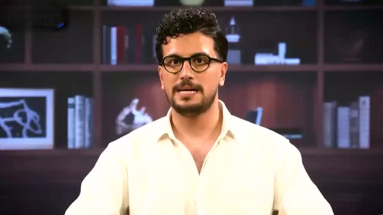 قیاسی برنده جایزه مجریگری سال قیاسی برنده جایزه مجریگری سال