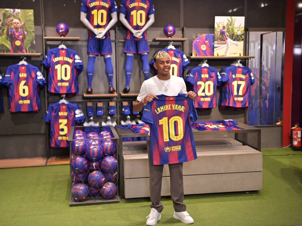 پیراهن شماره ۱۰ یامال رکورد جهانی زد پیراهن شماره ۱۰ یامال رکورد جهانی زد